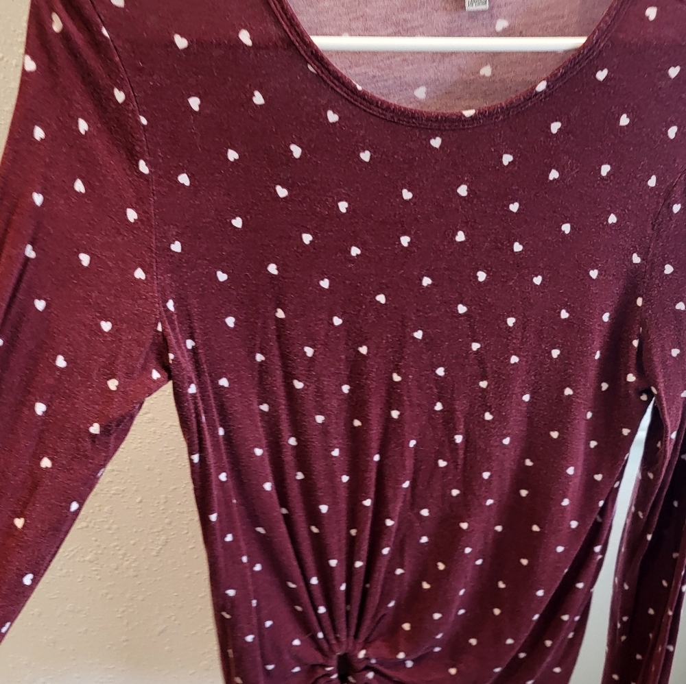 Burgandy Top White Heats W/ Keyhole Design Bottom Front Size M